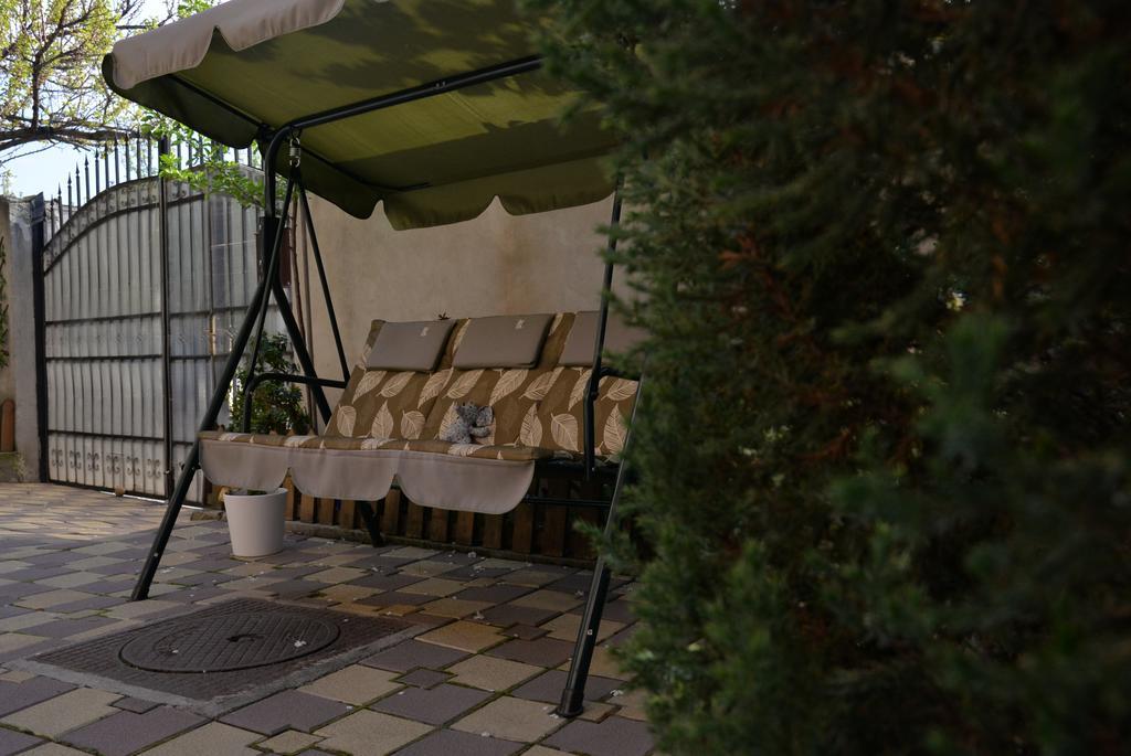 Collosal Apartment With Garden Bucureşti Exterior foto