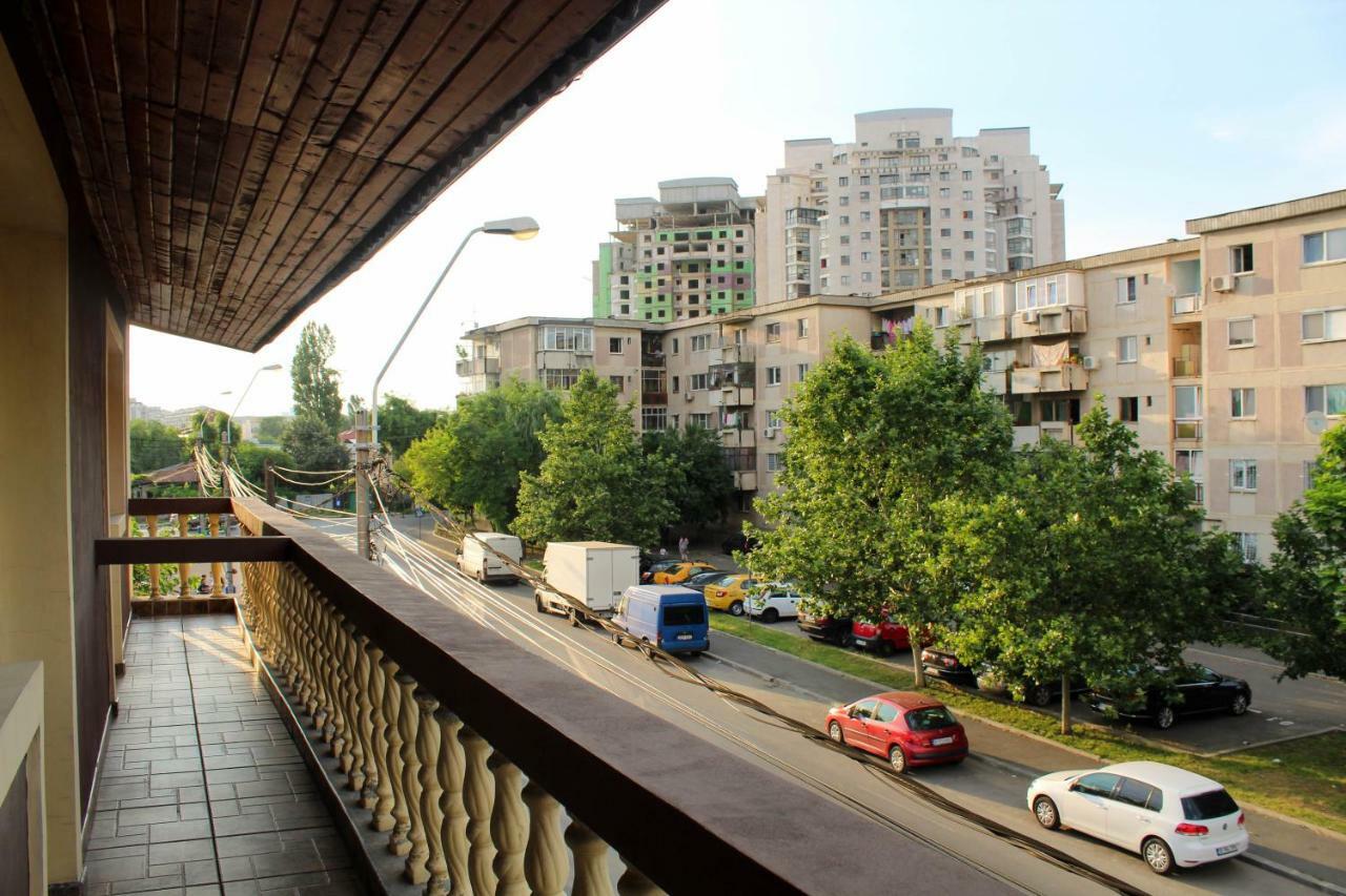 Collosal Apartment With Garden Bucureşti Exterior foto